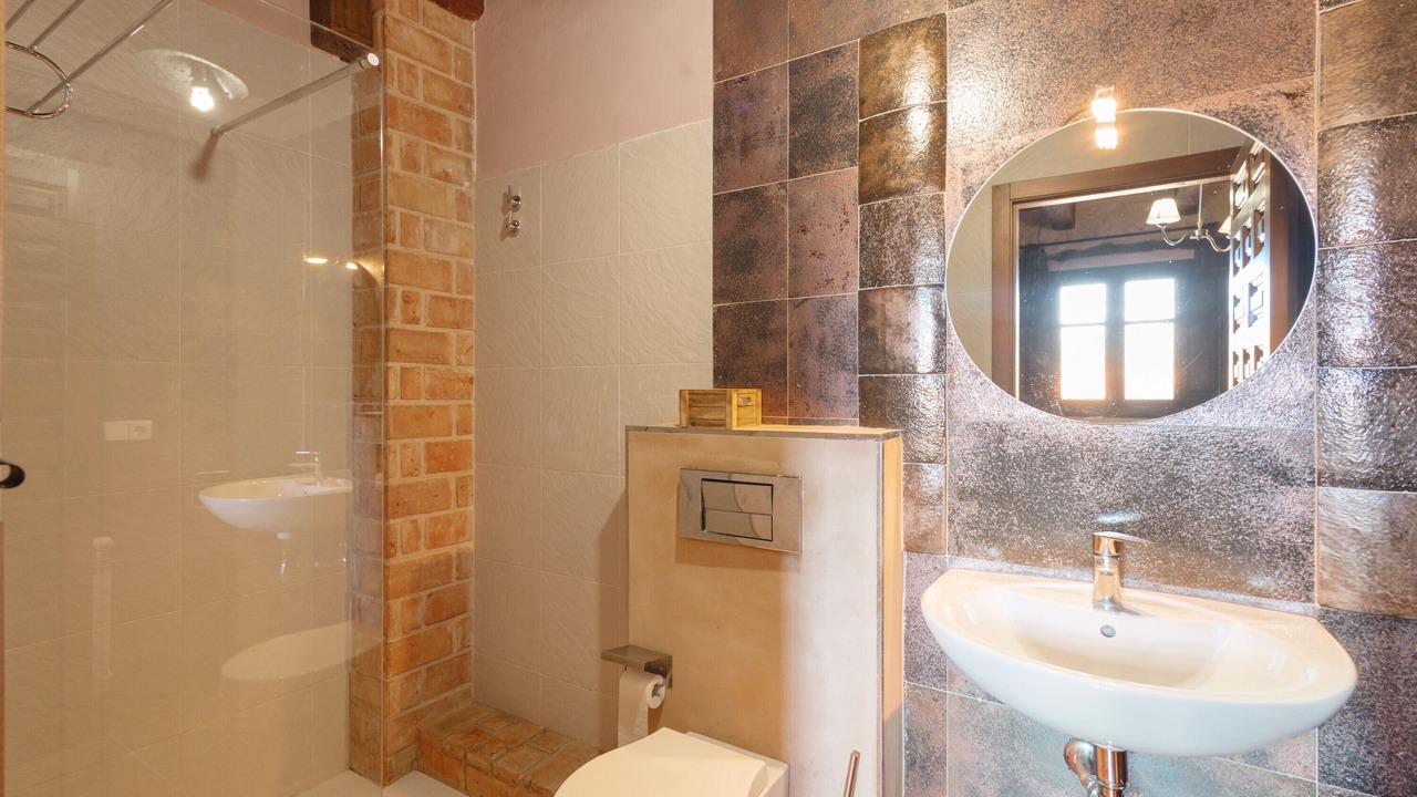 Photo of Bathroom in Alfambra
