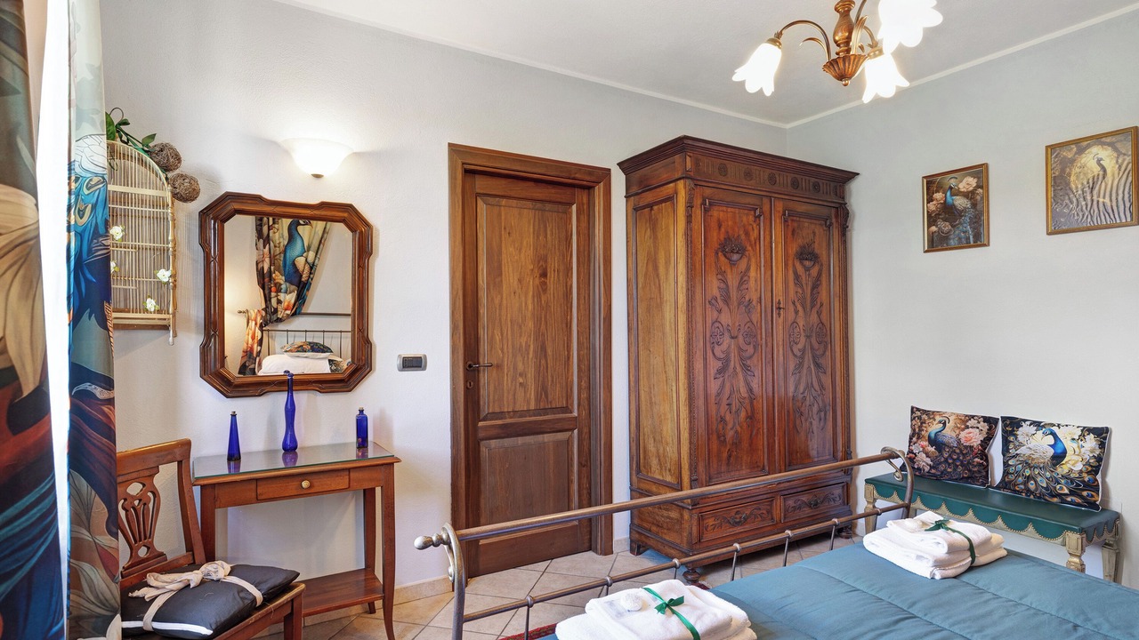 Photo of Bedroom in Mango