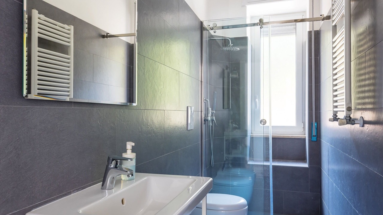 Photo of Bathroom in Bacoli