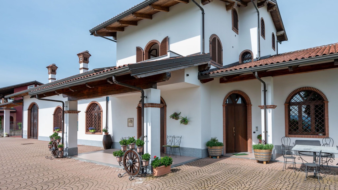 Photo of Others in Barolo