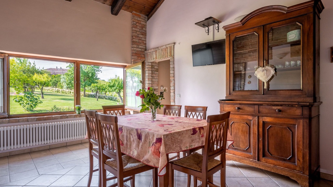 Photo of Bedroom in Castagnole delle Lanze