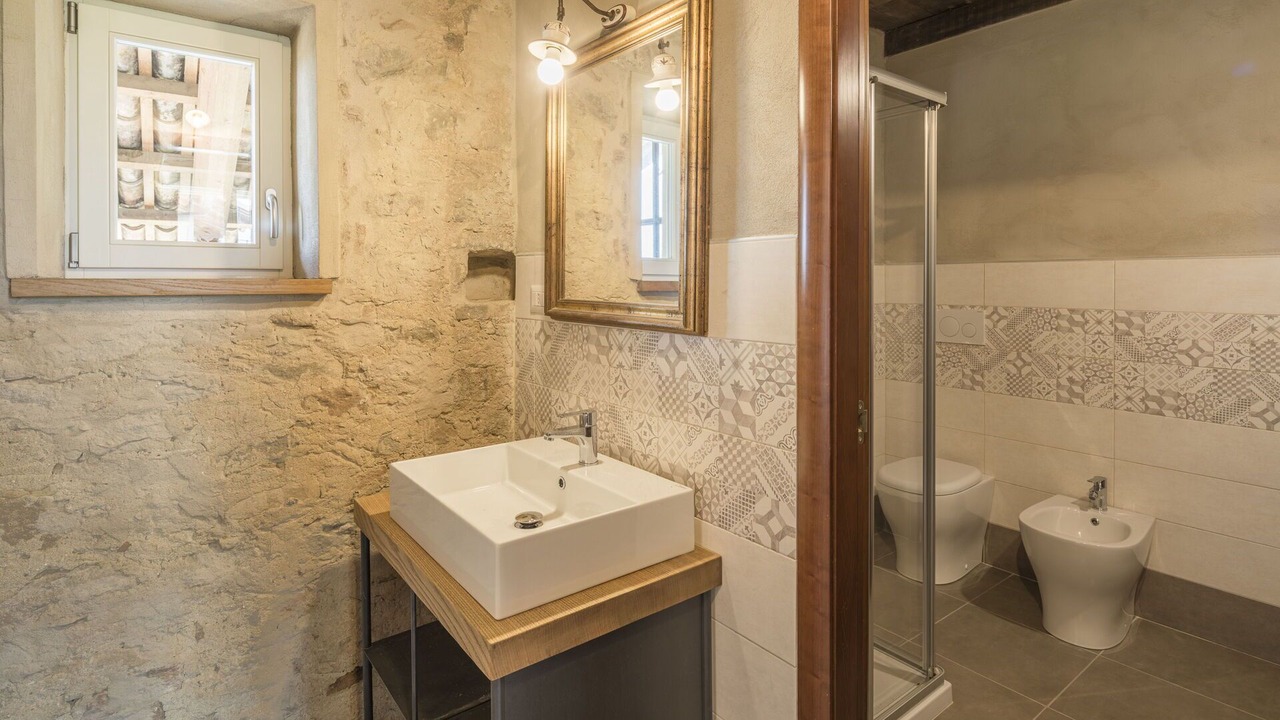 Photo of Bathroom in Monforte d'Alba