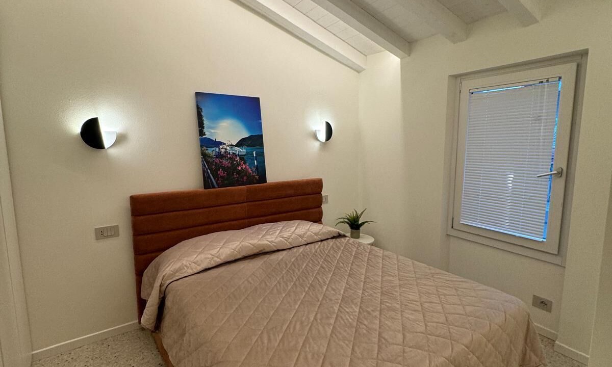 Photo of Bedroom in Sale Marasino