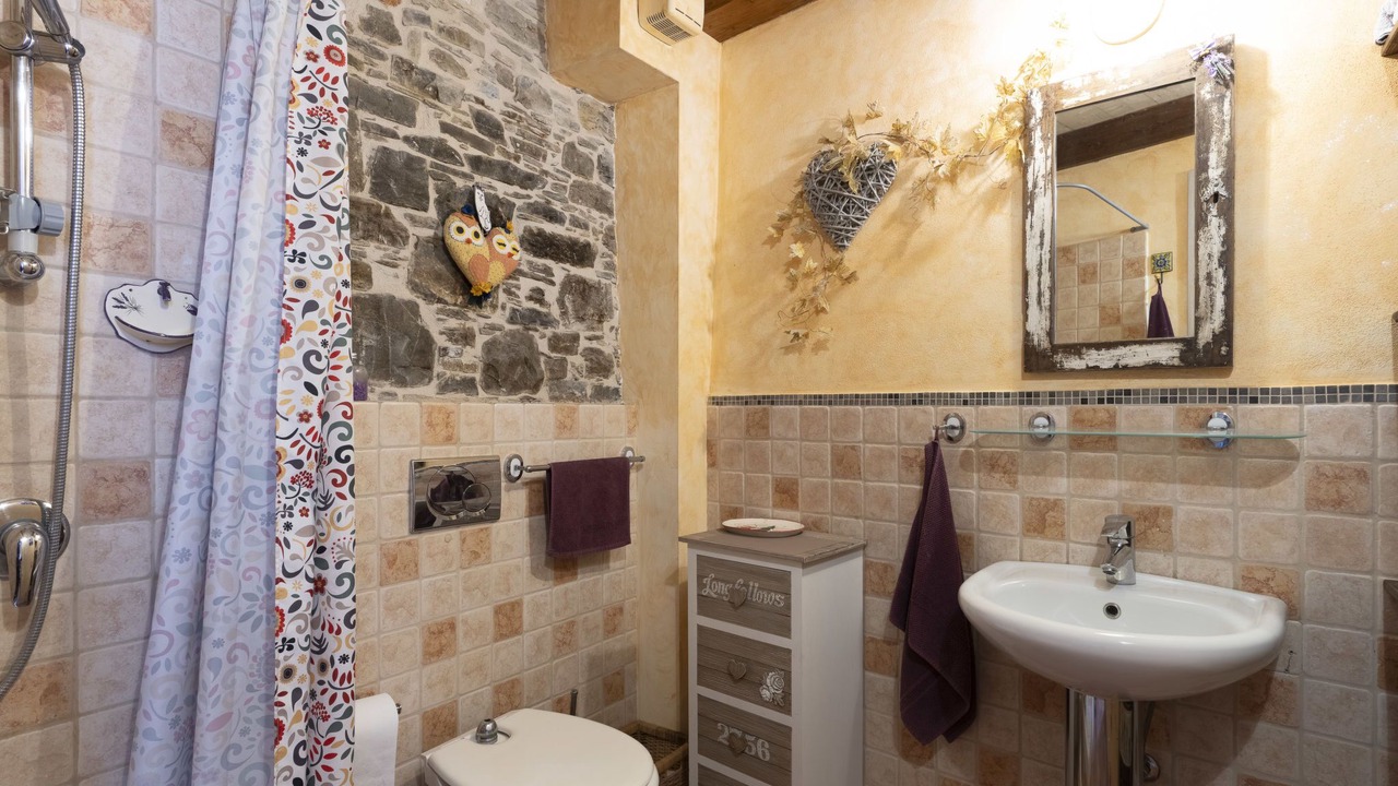 Photo of Bathroom in Diano Arentino