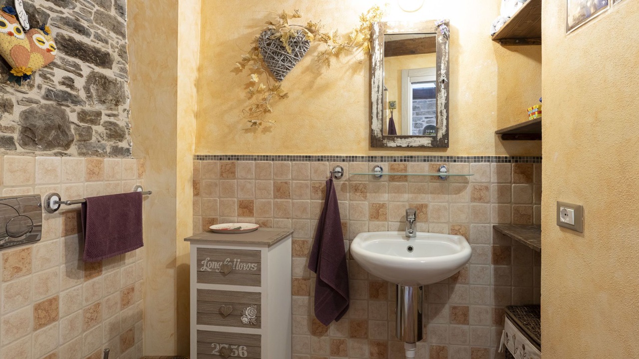 Photo of Bathroom in Diano Arentino