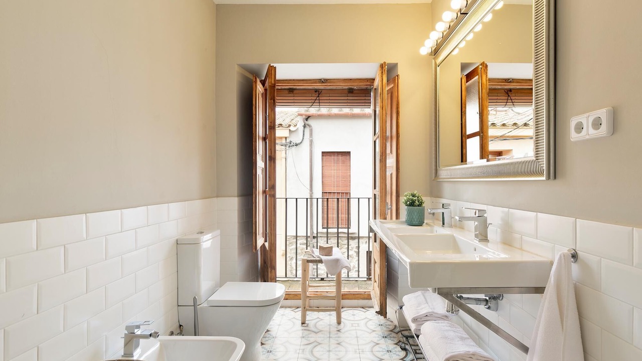 Photo of Bathroom in Garriguella