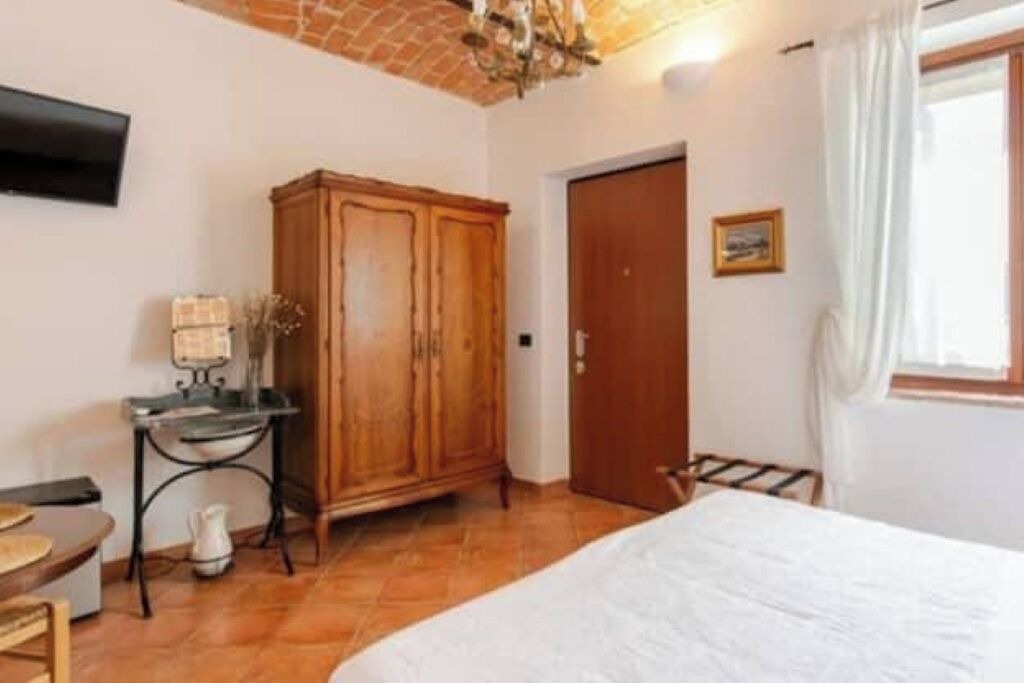 Photo of Bedroom in Barbaresco