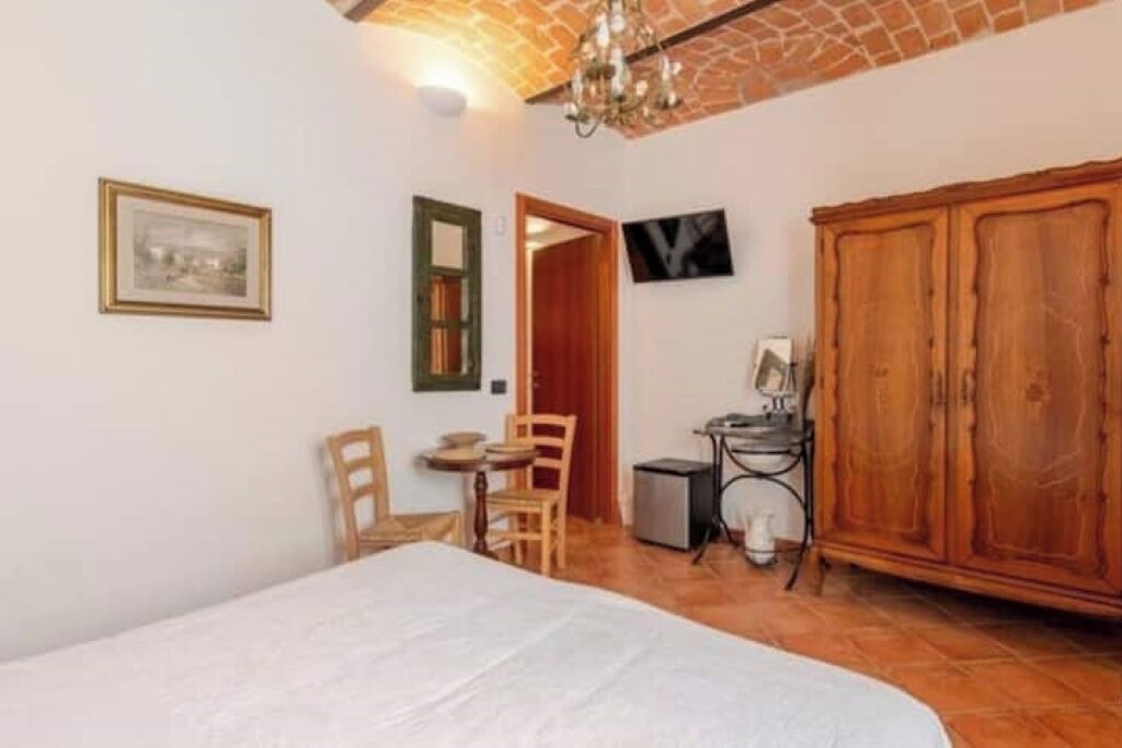 Photo of Bedroom in Barbaresco
