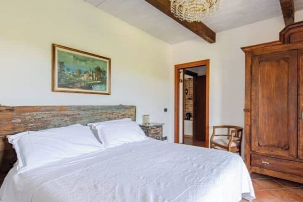 Photo of Bedroom in Neive