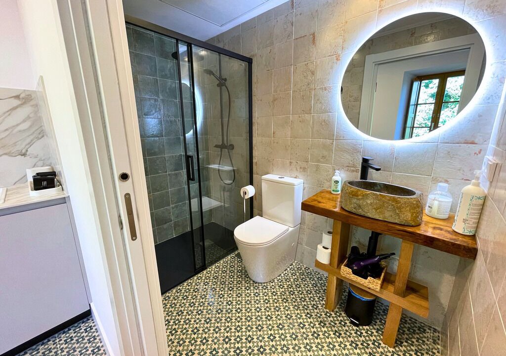 Photo of Bathroom in Panes