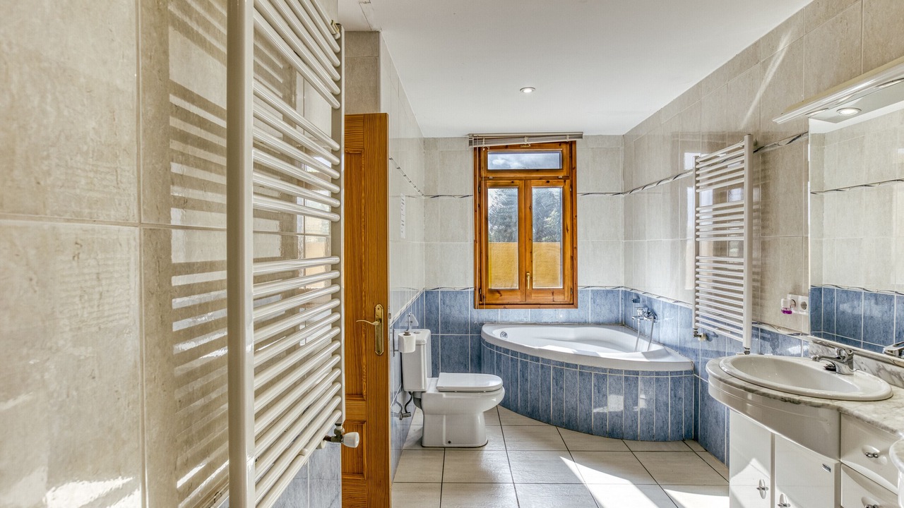 Photo of Bathroom in Perelada