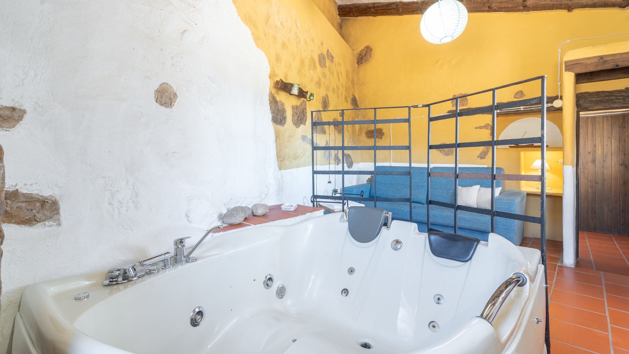 Photo of Bathroom in La Torre d'En Besora