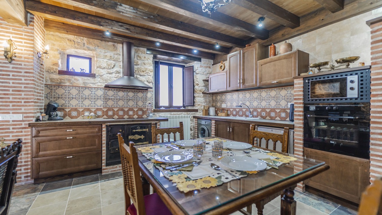 Photo of Kitchen in Moral de Hornuez