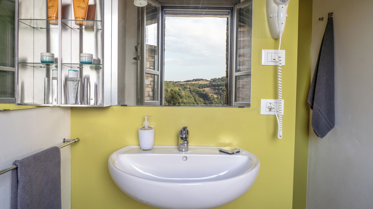 Photo of Bathroom in Montelovesco