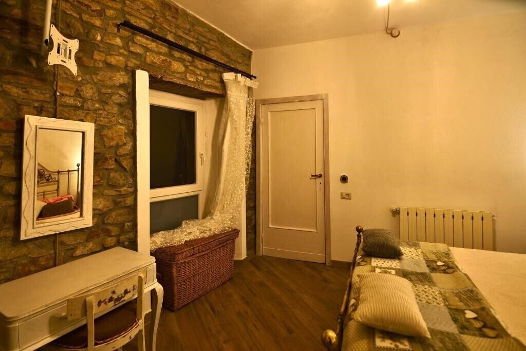 Photo of Bedroom in Trisobbio