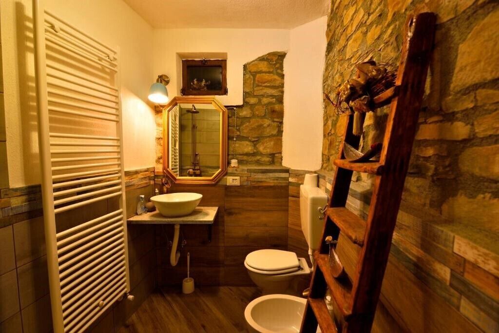 Photo of Bathroom in Cremolino