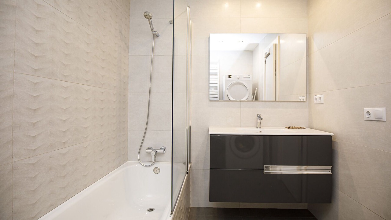 Photo of Bathroom in Montjuic