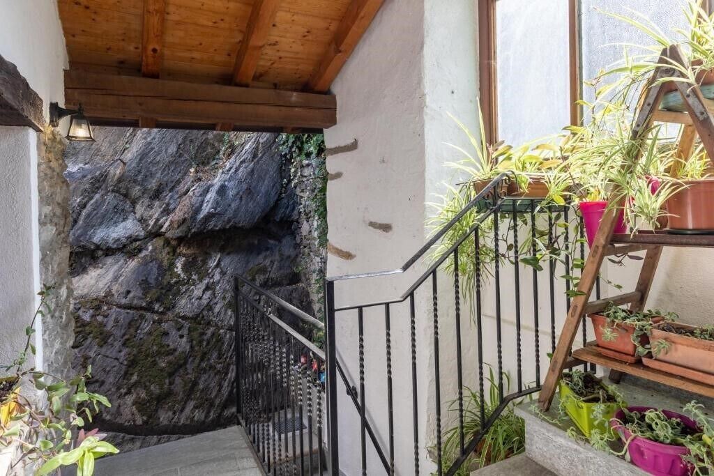Photo of Outdoor in Bard