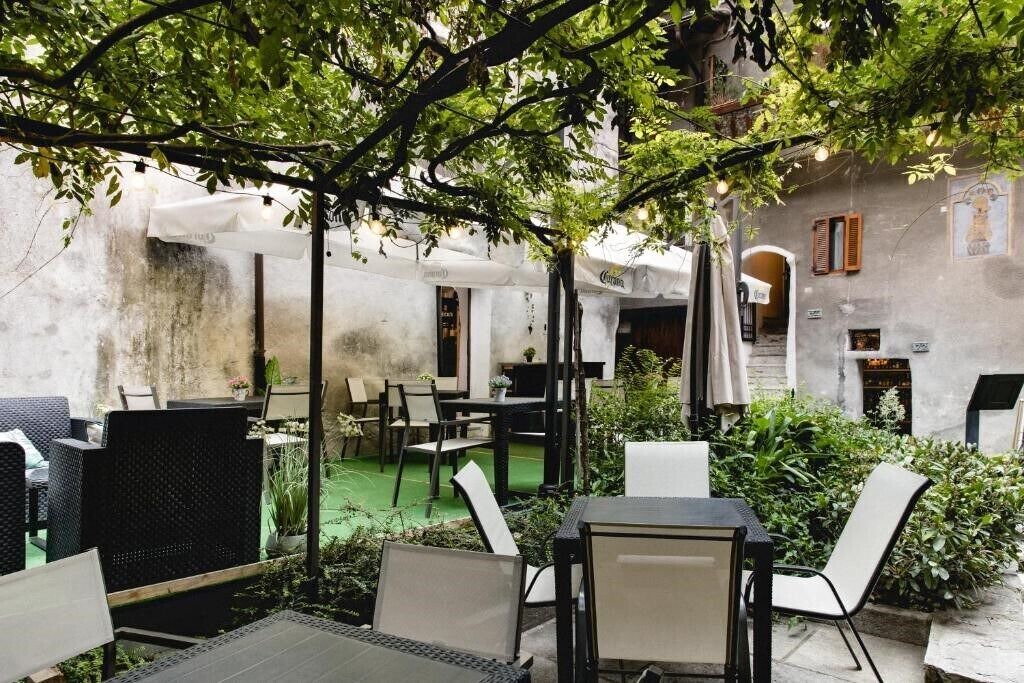 Photo of Outdoor in Bard