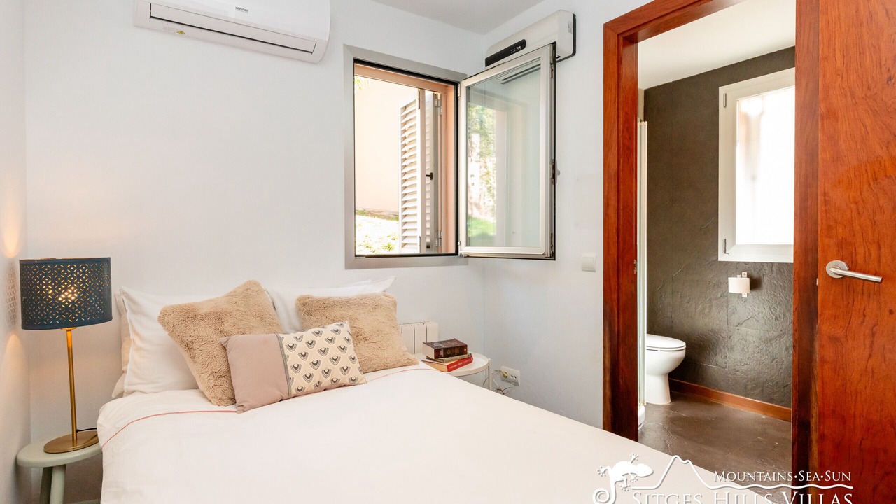 Photo of Bedroom in Quint Mar