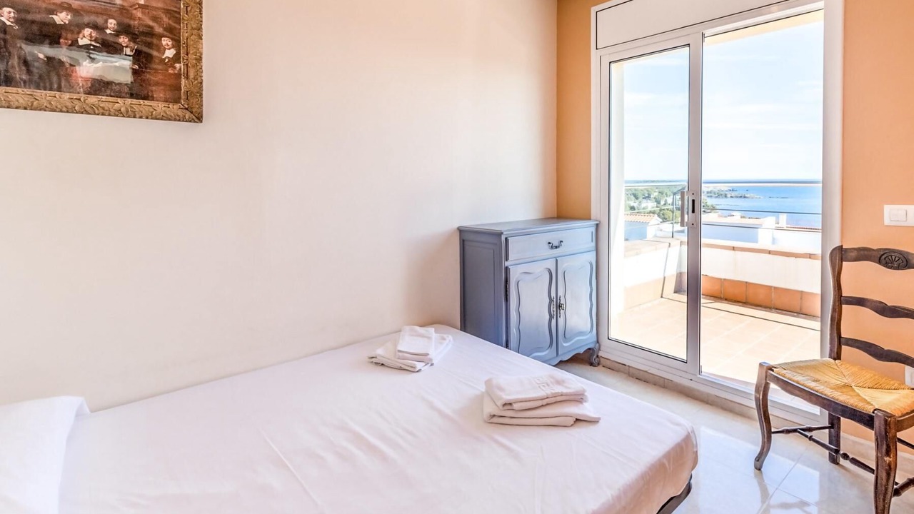 Photo of Bedroom in Llanca