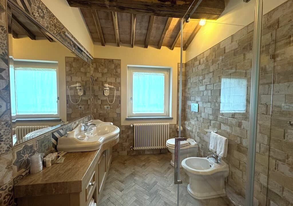 Photo of Bathroom in Porano