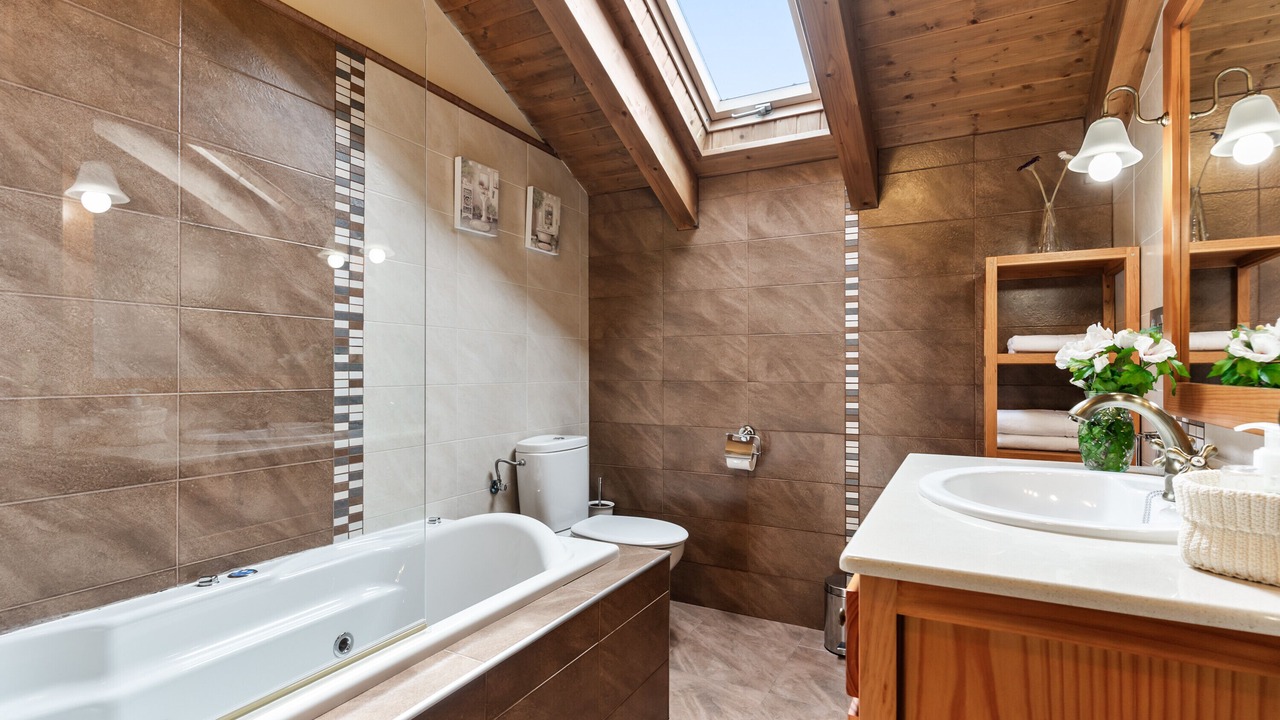 Photo of Bathroom in Bustiello de Paredes