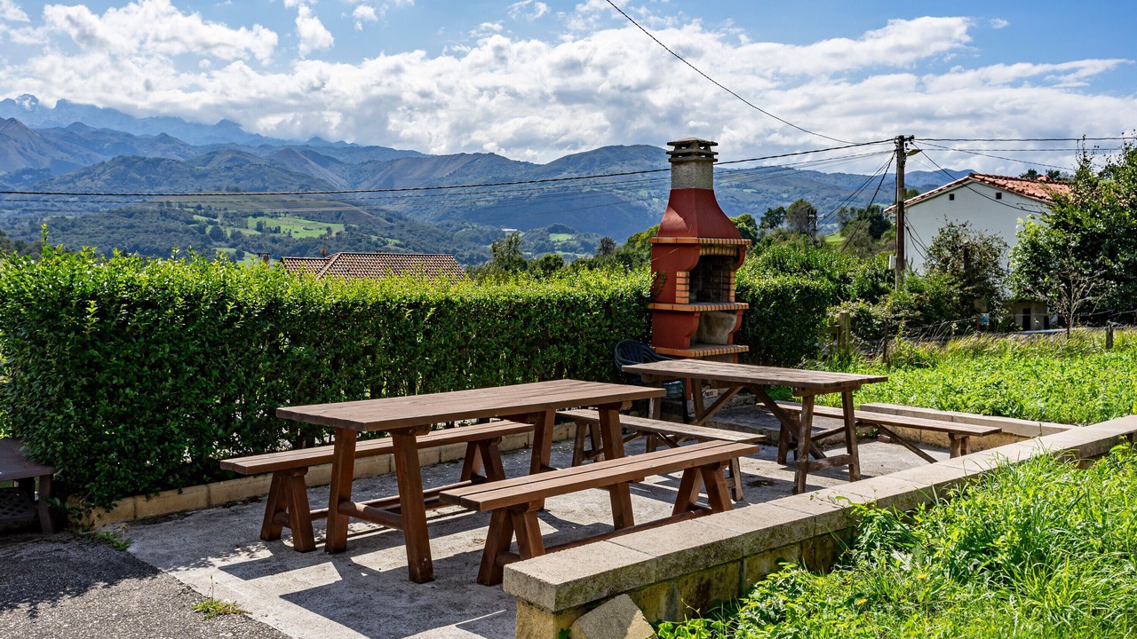 Photo of Outdoor in Llenin