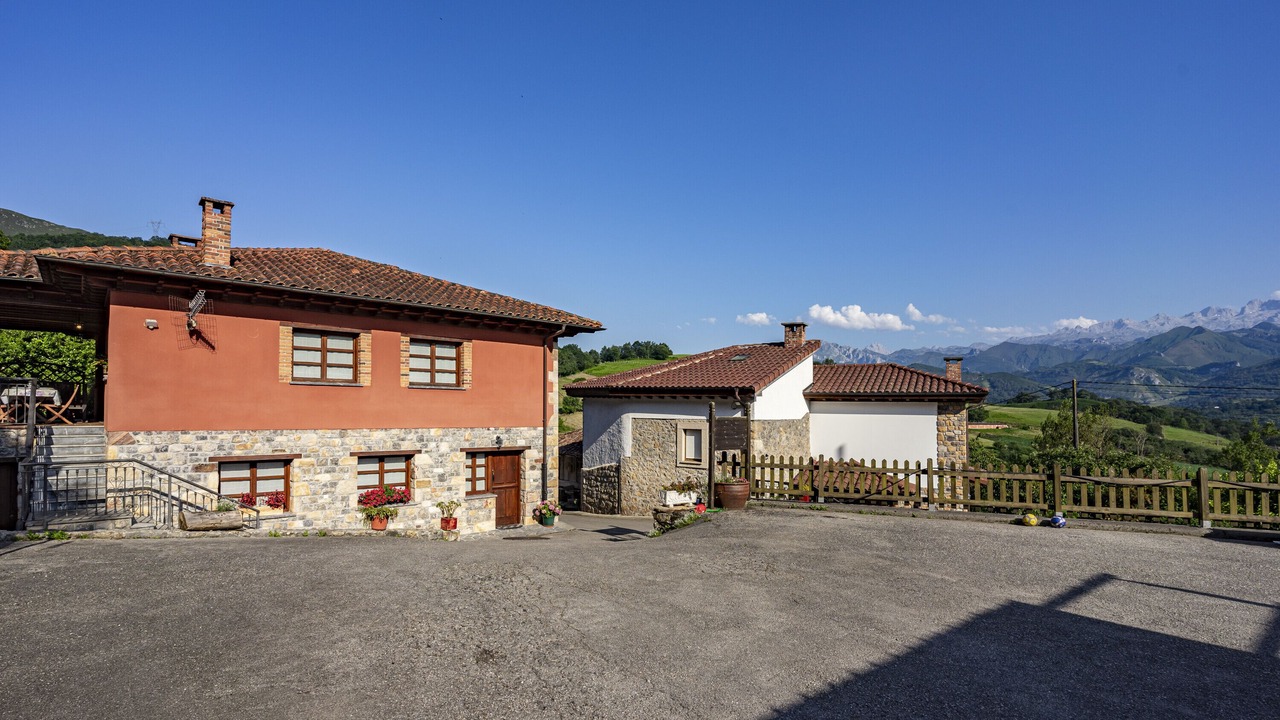 Photo of Outdoor in Llenin