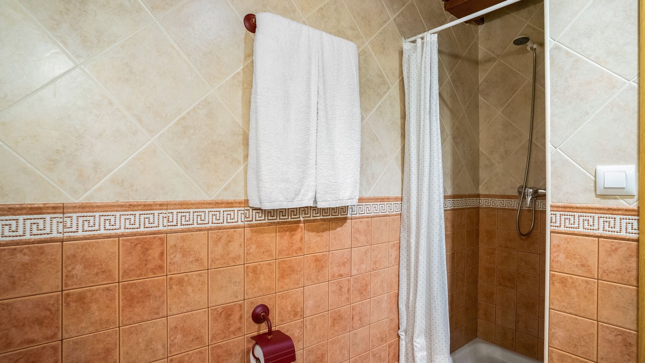 Photo of Bathroom in Llenin