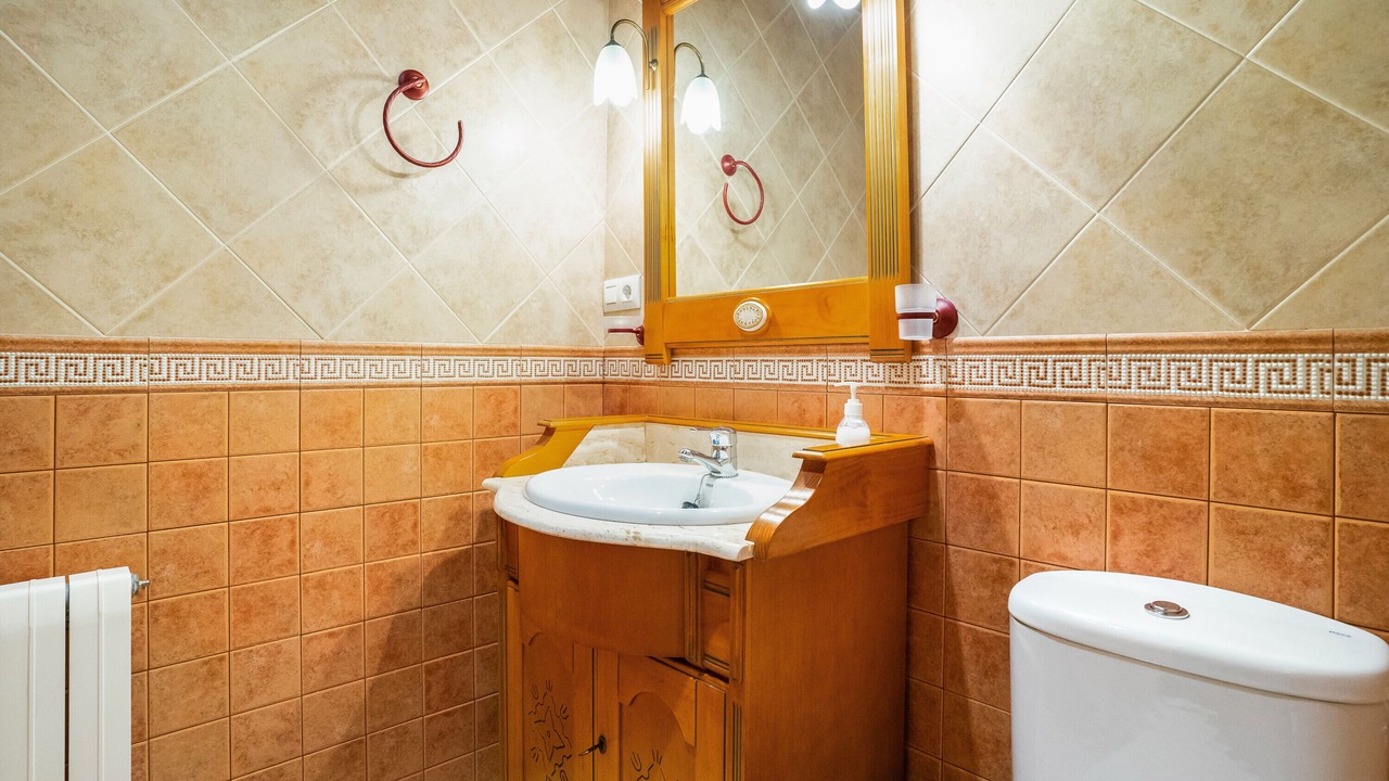 Photo of Bathroom in Llenin