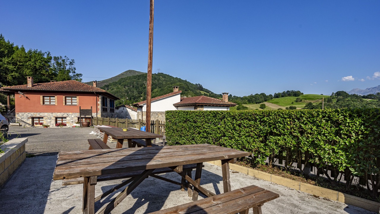 Photo of Outdoor in Llenin
