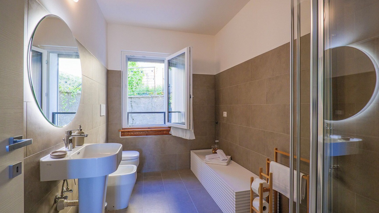 Photo of Bathroom in Levo