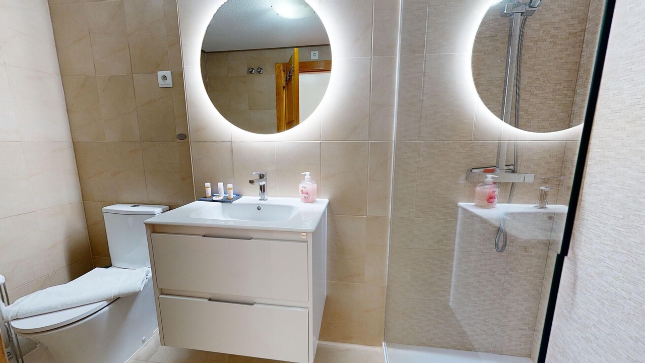 Photo of Bathroom in Roldan