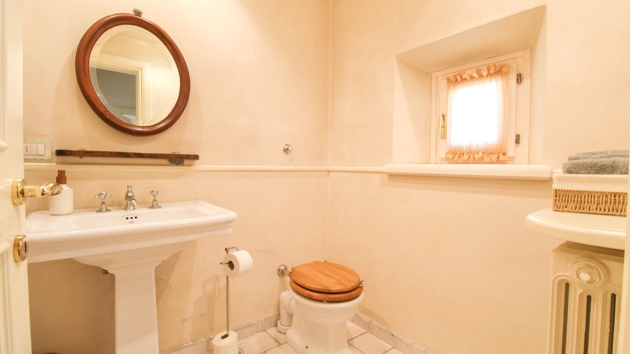 Photo of Bathroom in Margine Coperta-Traversagna