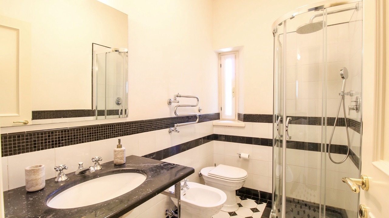Photo of Bathroom in Margine Coperta-Traversagna