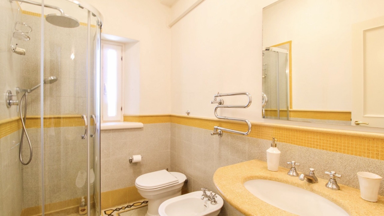 Photo of Bathroom in Margine Coperta-Traversagna