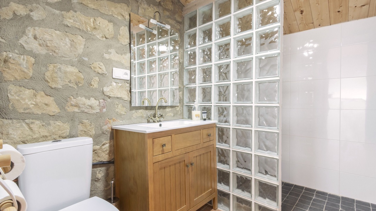 Photo of Bathroom in Maials