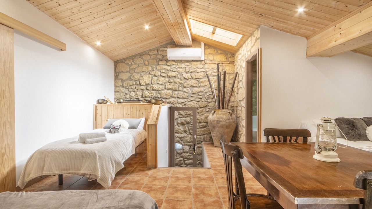 Photo of Bedroom in Maials