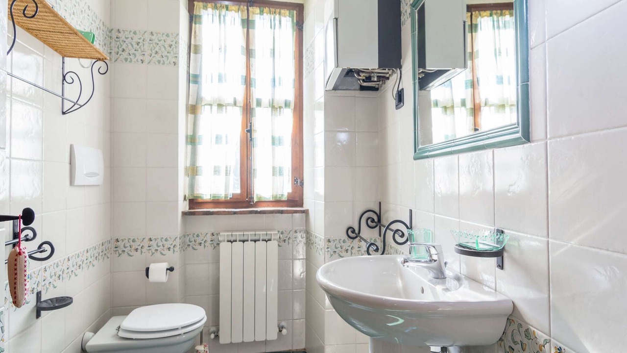 Photo of Bathroom in Todi