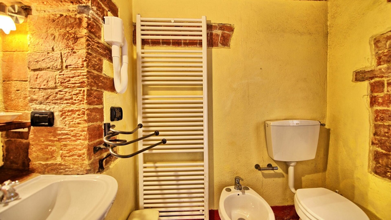 Photo of Bathroom in Torre A Castello