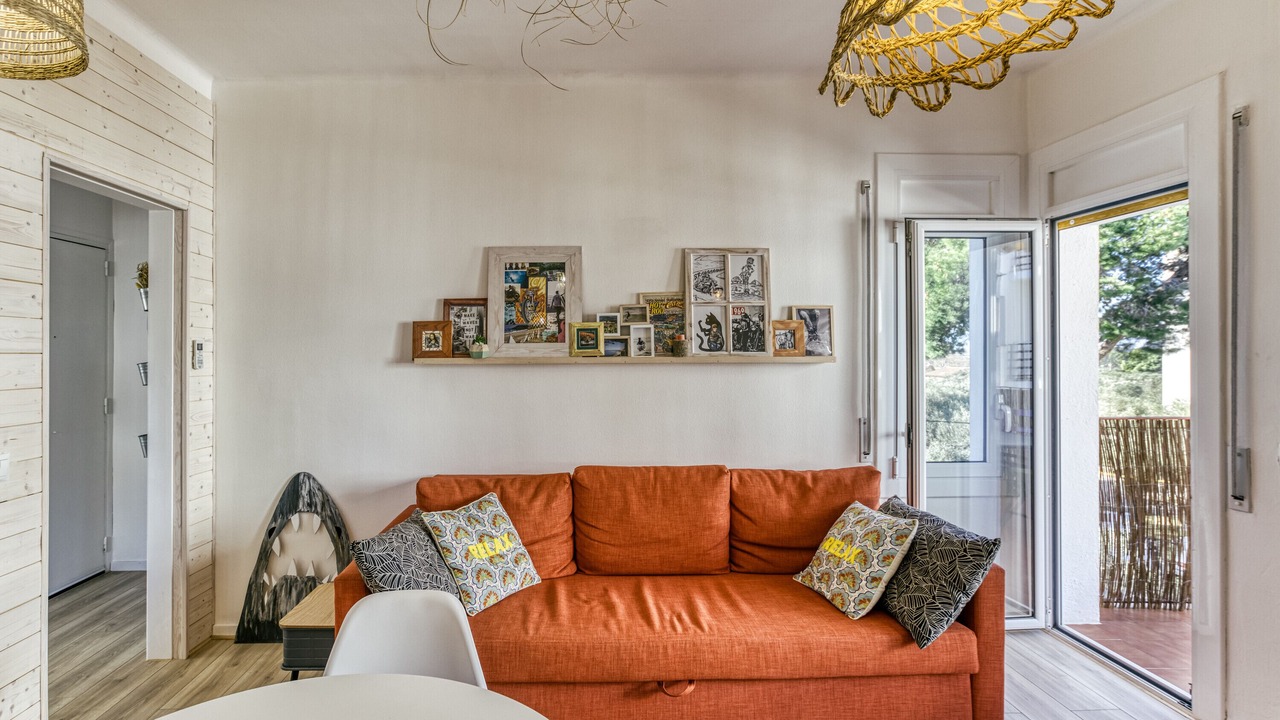 Photo of Livingroom in Roses Town Center
