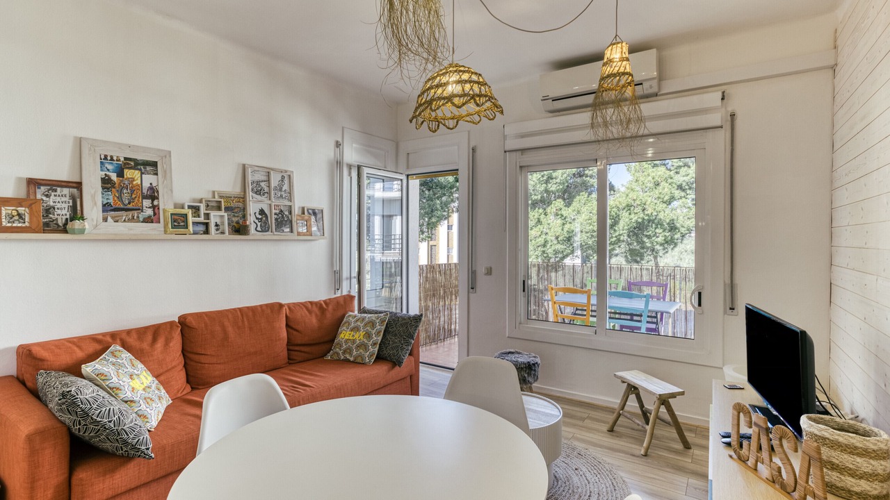 Photo of Livingroom in Roses Town Center