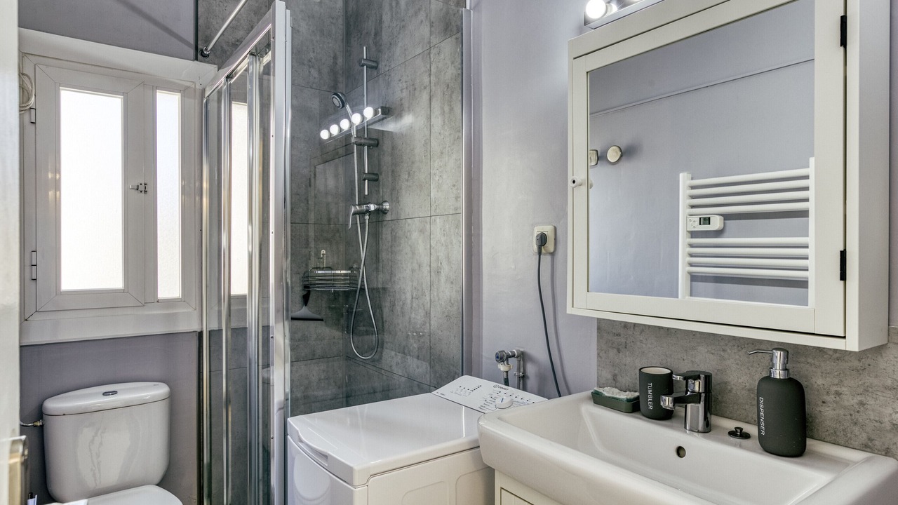 Photo of Bathroom in Roses Town Center