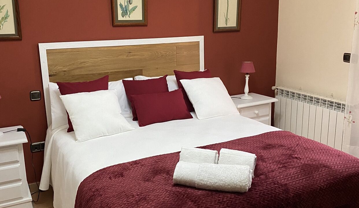 Photo of Bedroom in Madrigal de la Vera