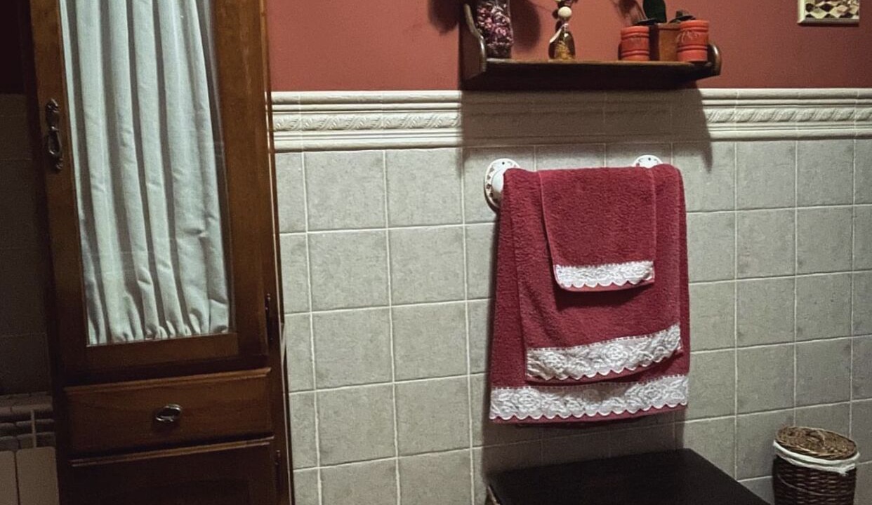 Photo of Bathroom in Madrigal de la Vera