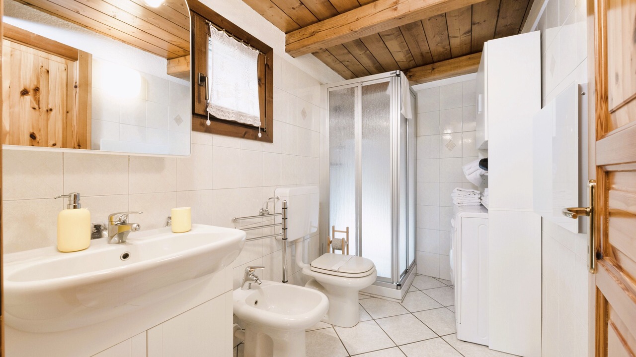 Photo of Bathroom in La Salle