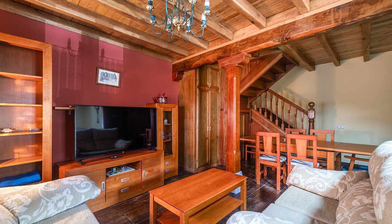 Photo of Livingroom in Rales