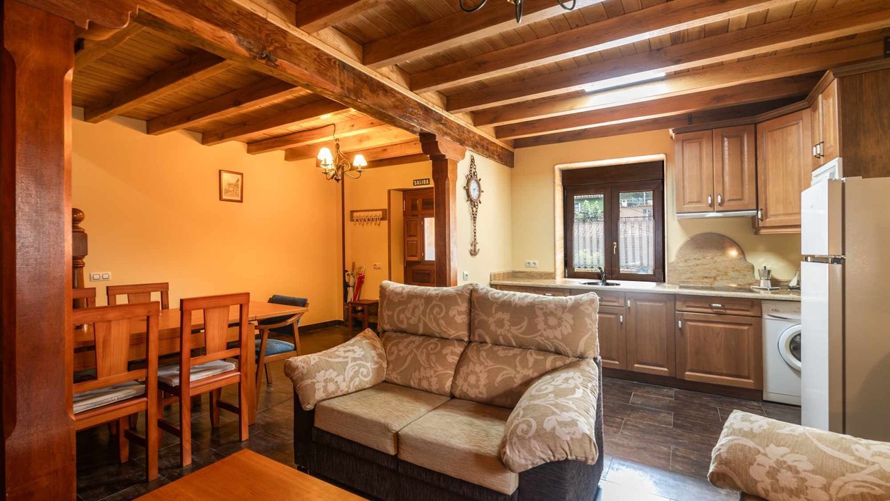 Photo of Livingroom in Rales