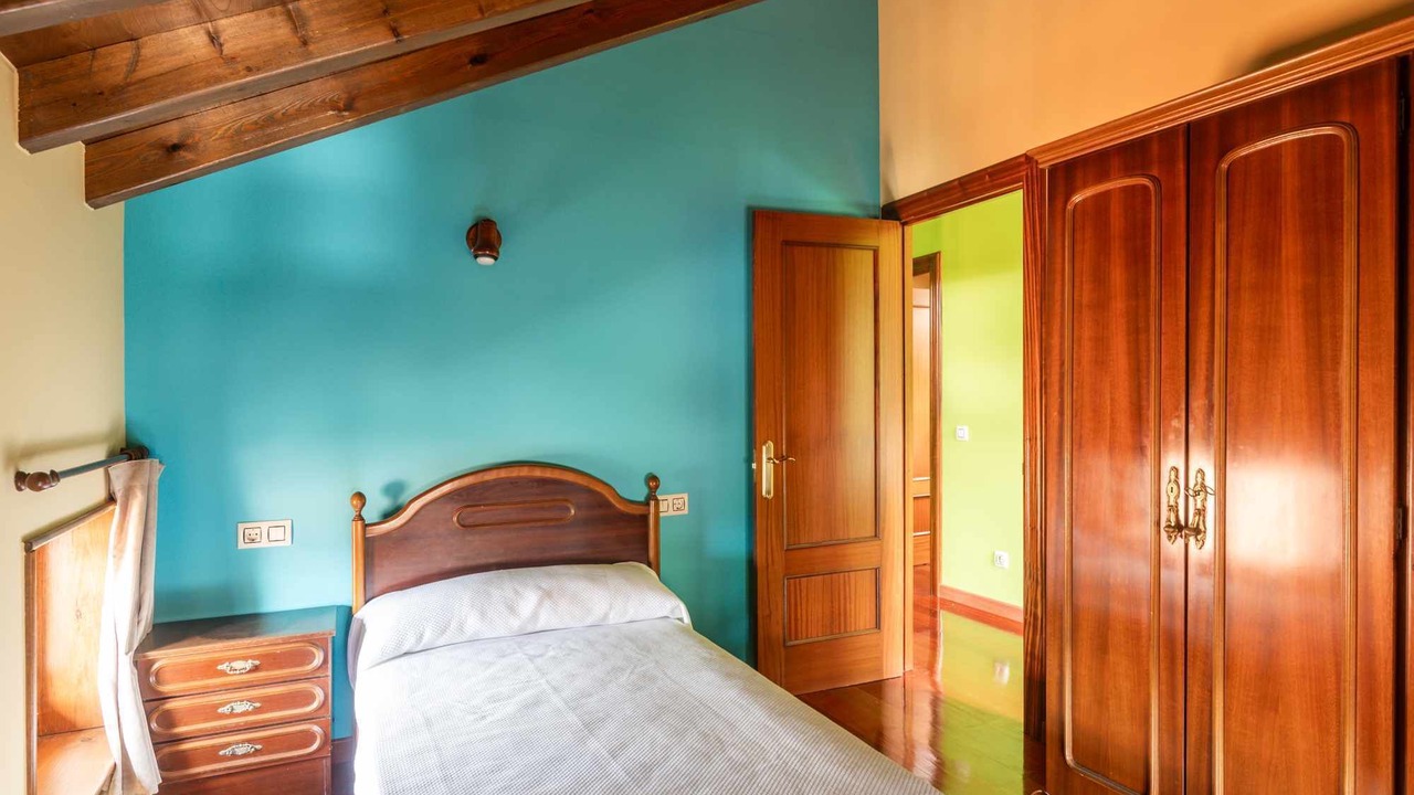 Photo of Bedroom in Rales
